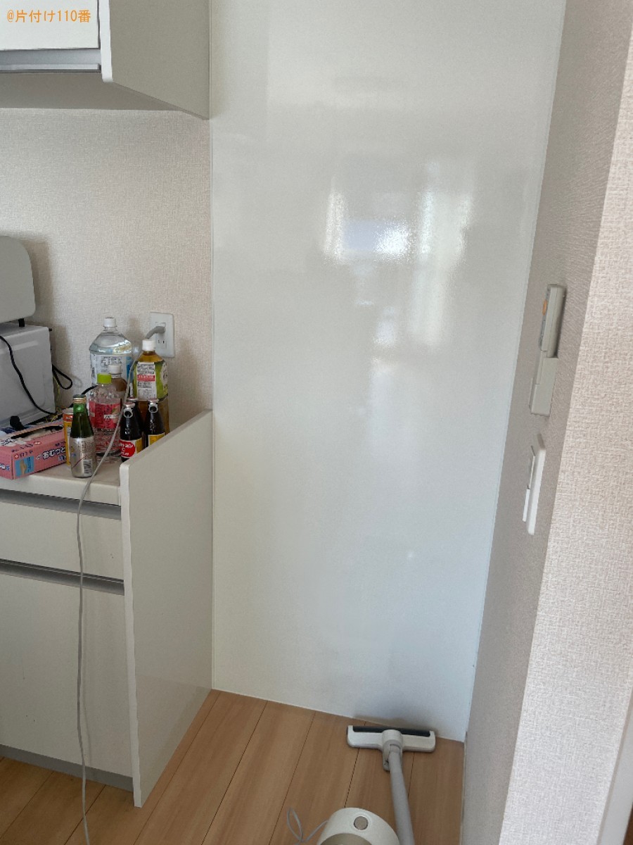 冷蔵庫、二人用ダイニングテーブル等の回収と引っ越しに伴う手伝い